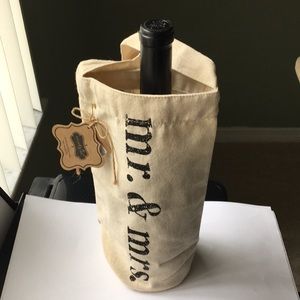 Mud Pie wine tote